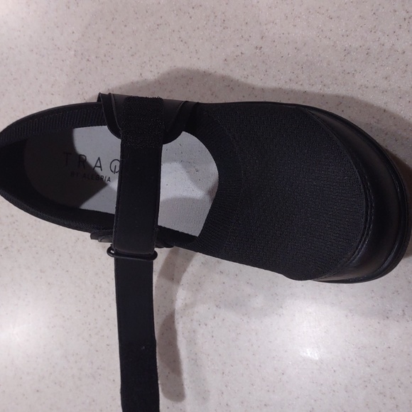 Traq by Algeria Black Mary Jane Style Shoes Size 37 EUC - Picture 12 of 15